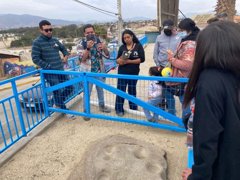 Gran interés generó “Ruta urbana de las piedras tacitas de Guanaqueros” en el Día de los Patrimonios