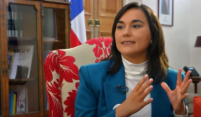 Ministra Siches y Estado de Emergencia: “Nuestras fuerzas militares, en caso de ser atacadas, van a tener que responder”