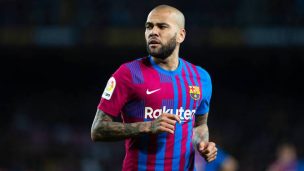 Barcelona sorprende a Dani Alves y le informa que no continuará en el club