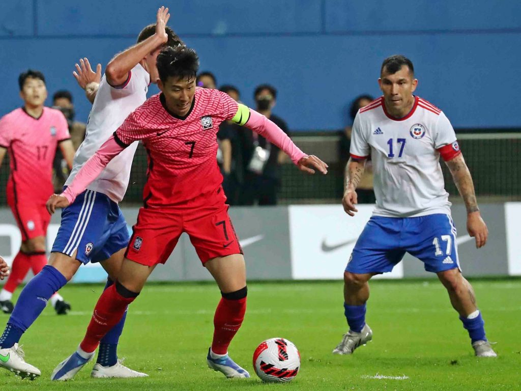 Siguen los problemas para La Roja: Berizzo tendrá dos bajas obligadas por Covid-19