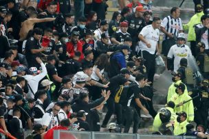 Más problemas para Colo-Colo: Conmebol vuelve a multarlos por comportamiento de sus hinchas en Lima