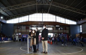 Covid-19: autoridades visitan vacunatorio y llaman a mantener medidas sanitarias en vacaciones de invierno