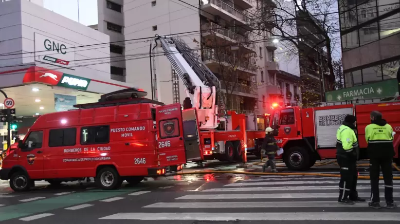 Incendio en un edificio de Buenos Aires deja tres menores muertos y 18 heridos
