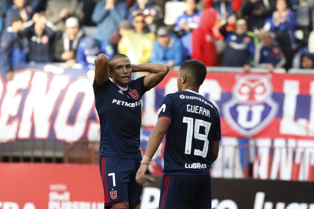 Colo-Colo piensa en un ex Universidad de Chile para reforzar la delantera