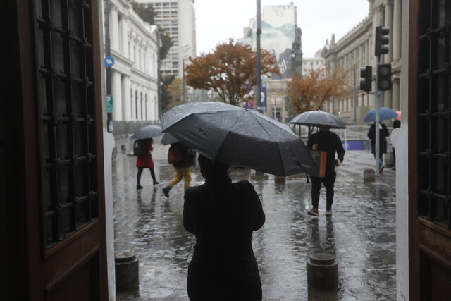 Meteorología: “El invierno llegará con precipitaciones y viento a la Región Metropolitana”