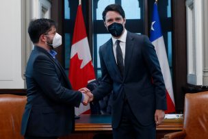 Presidente Boric y Justin Trudeau coinciden en presentar una ley para prohibir armas