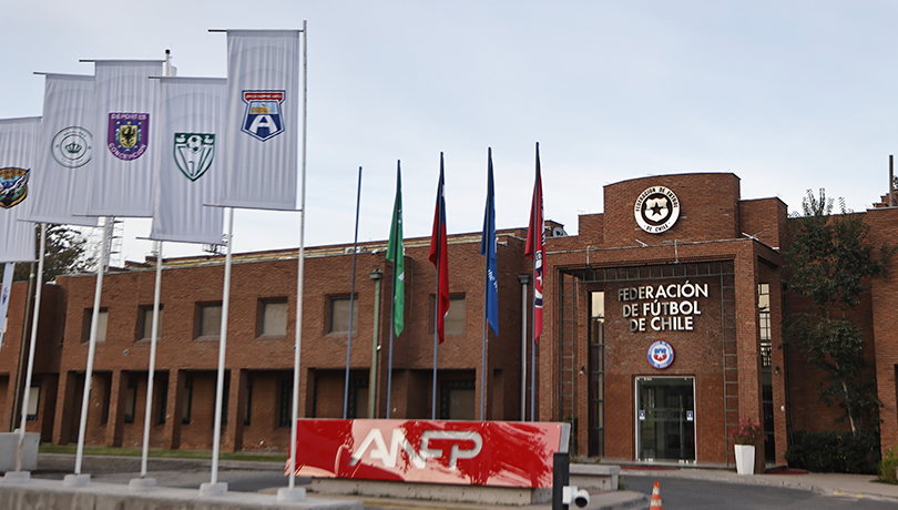 Ministra del Deporte plantea separar la ANFP de la Federación