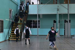 Gobierno confirma adelanto y extensión de vacaciones de invierno en colegios