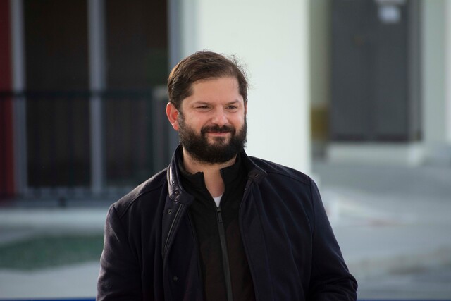 “No crean en las mentiras que andan circulando por internet”: Presidente Boric desmiente información sobre nueva Constitución