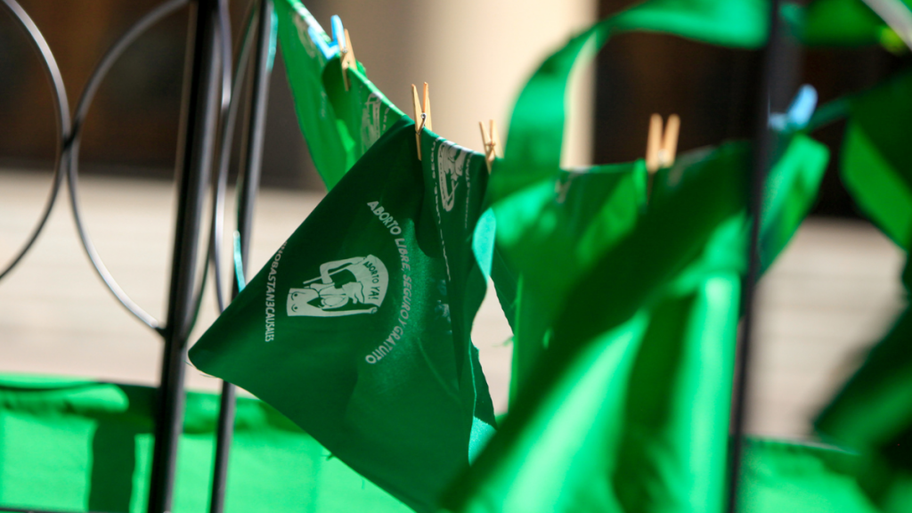 Ipsos: El 54% de los chilenos cree que el aborto debería ser legal