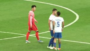 Debió intervenir Son Heung-min: dos jugadores de la Roja protagonizaron un fuerte encontrón en la caída ante Corea