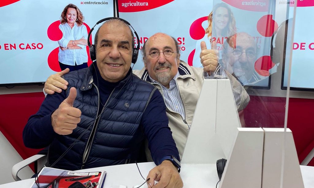 “Muchos me dicen que soy la voz de los sin voz”: Checho Hirane destaca los 20 años al aire de su programa “Conectados” en Agricultura