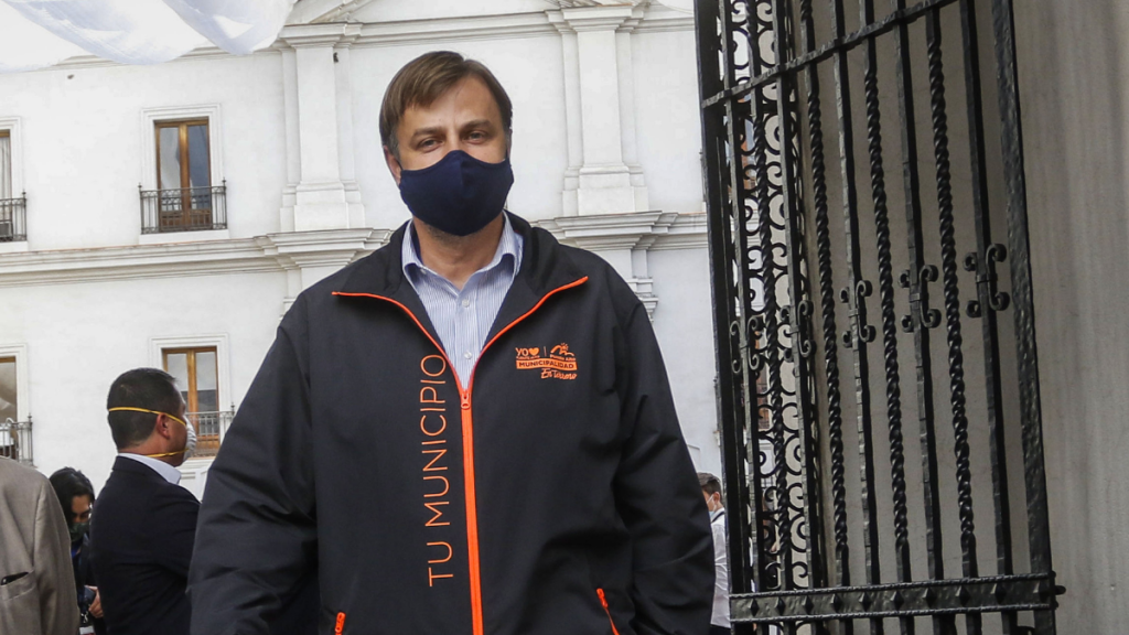 Alcalde Codina: “Muchos de los integrantes del Gobierno, por prejuicios, votaron en contra de proyectos que protegían a Carabineros”