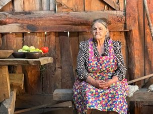 Estrenan serie documental sobre mujeres cuidadoras de semillas de la Cordillera Pehuenche