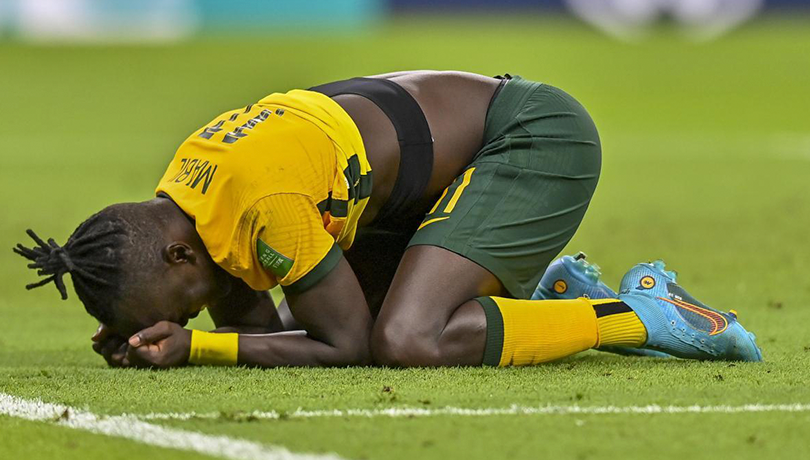 De escapar de una guerra a Qatar 2022: la increíble historia de Awer Mabil