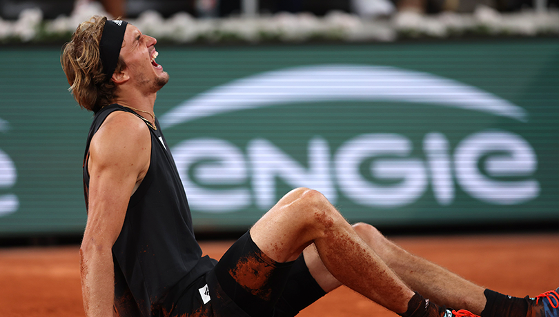 Los desgarradores gritos de Zverev tras la dura lesión que lo sacó de Roland Garros