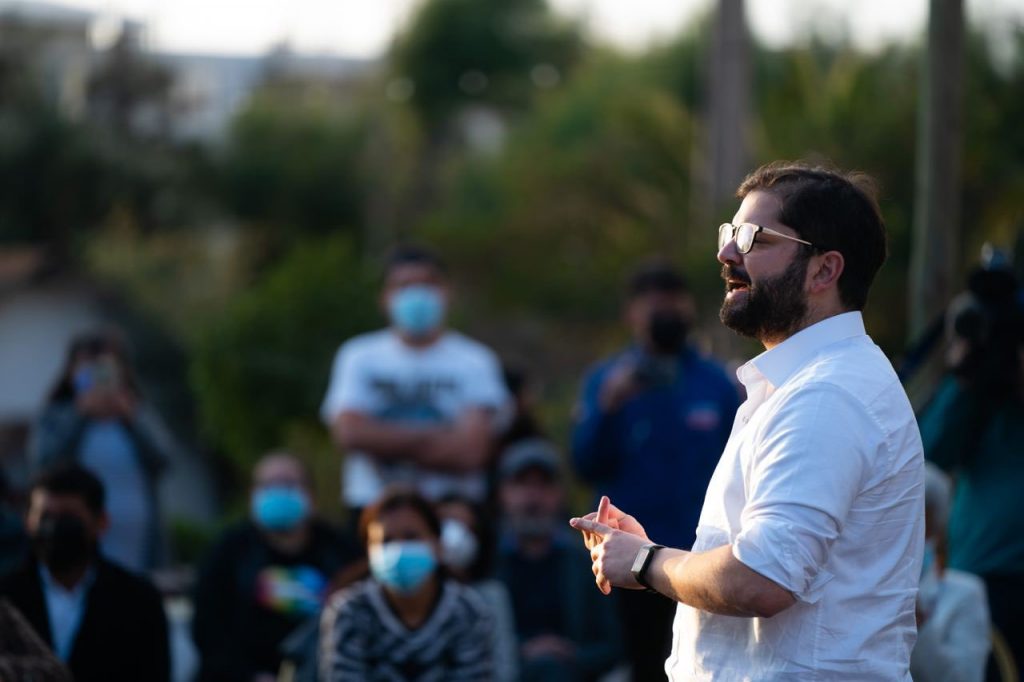 Presidente Boric reitera desde Arica: “A las bandas de crimen organizado las vamos a perseguir implacablemente con todo el peso de la ley”