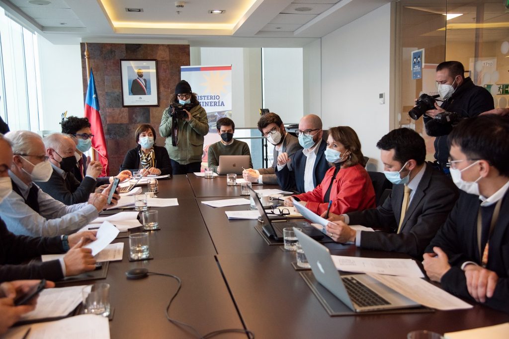 Gobierno inició Mesa de Diálogo Legislativo para proyecto que habilita el cese de fundición Ventanas de Codelco 