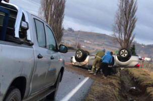 Aysén: Mujer muere en accidente de tránsito tras volcar su camioneta