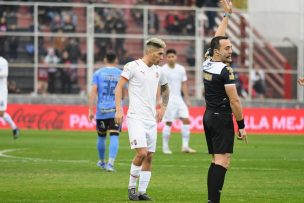 ¡Insólito! Jugador de Independiente ejecuta el peor tiro de esquina de la historia