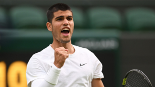 ¡Espectacular! Carlos Alcaraz sorprende con un increíble punto en Wimbledon