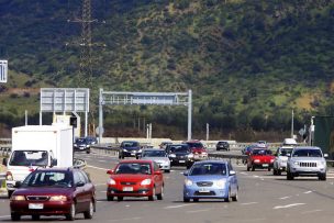 425 mil vehículos dejarán la RM este fin de semana largo: Lo que hay que tener en cuenta antes de salir de Santiago en auto