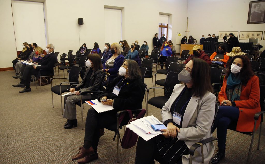 Ministra Yarza participó en Seminario Internacional sobre Salud y Feminismos