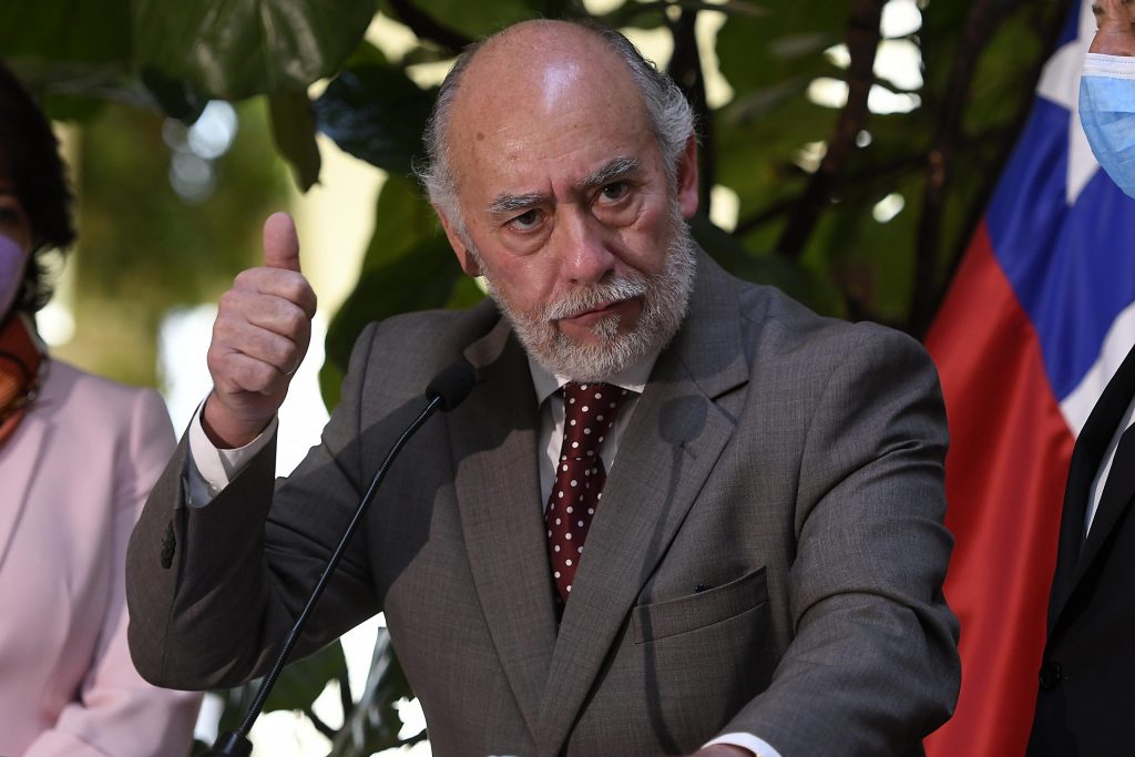 Senador Flores: “Hay que buscar la mejor forma de entregar beneficios a quienes se han visto perjudicados con el aumento del costo de la vida”