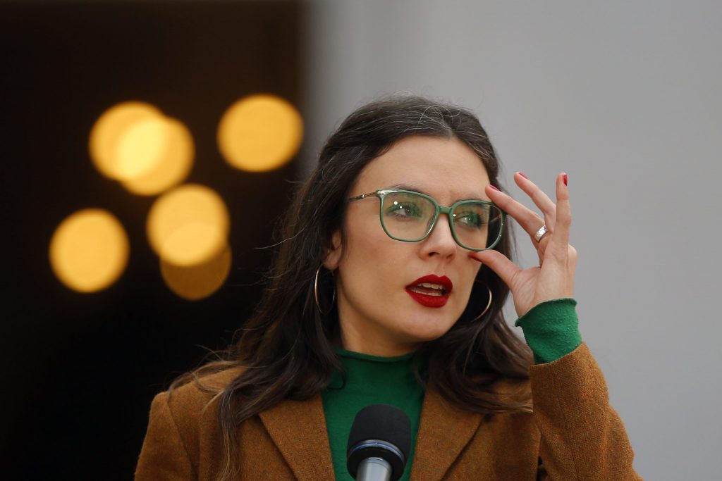 Ministra Vallejo: “El ministro Jackson cuenta con todo el respaldo del Presidente y de este Gobierno para seguir cumpliendo sus funciones”