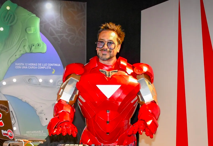 “Cuando uno puede ayudar desinteresadamente, es impagable”: La noble misión del “Iron Man” chileno que apoya a niños con cáncer