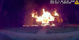 VIDEO | Hombre rescató a niña de 6 años de un incendio: Saltó con ella por la ventana de un segundo piso