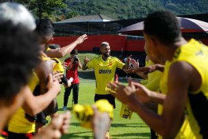 Con 'Callejón Oscuro' incluido: Vidal y su primer entrenamiento en Flamengo