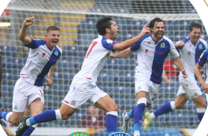 Ben Brereton participa en el triunfal debut del Blackburn Rovers en la Championship