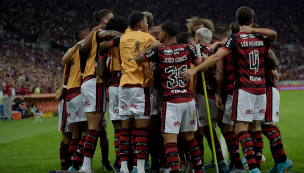 Con Vidal en las tribunas: Flamengo golea a Tolima y se instala en cuartos de la Libertadores