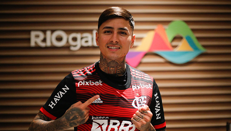 Otro chileno al Mengao: Flamengo oficializa el fichaje de Erick Pulgar