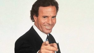 ¿Y qué dice al respecto?: Julio Iglesias se refirió a sus memes por el mes de julio