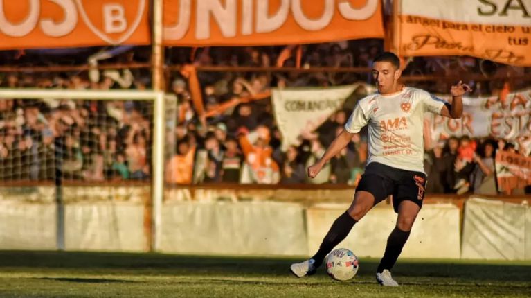 Conmoción en el futbol argentino: asesinan a futbolista del club Berazategui