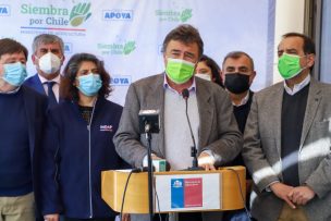 Ministro Valenzuela anuncia ayuda para más de 8.000 familias afectadas por emergencia agrícola por nevazón y heladas