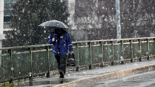 Anuncian nevadas y fuertes vientos en tres regiones del país