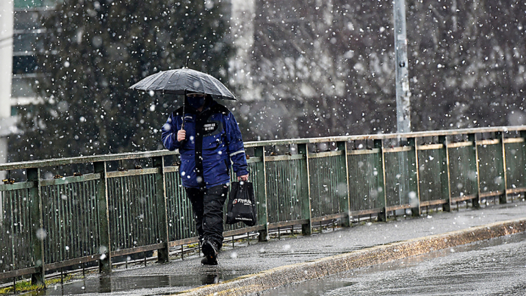 DMC emite aviso por nevadas y probables ventiscas en dos regiones del país