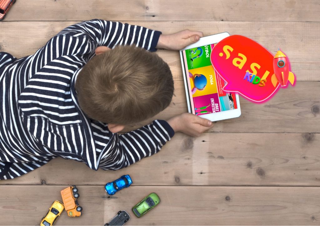 Completamente gratuitos: Empresa ofrece cursos de yoga, baile entretenido y fútbol a los niños durante estas vacaciones de invierno