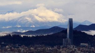 Meteorología prevé que lluvias se extiendan hasta madrugada del viernes y no descarta más nevazones en la RM