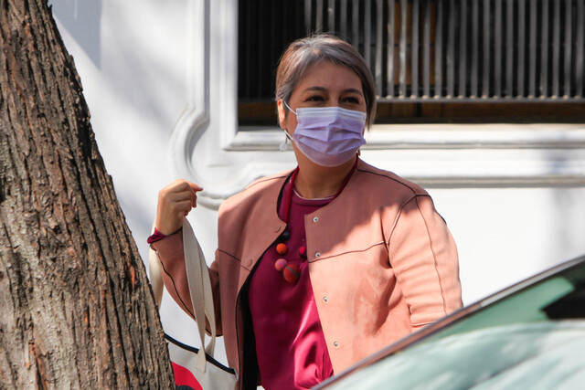 Jeannette Jara: “Una persona no va a dirigir su voto hacia una u otra opción por un bono”