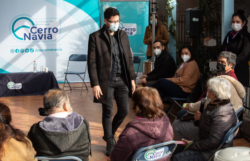 Subsecretario de Redes Asistenciales conversó con vecinos de Cerro Navia sobre Copago Cero: “Este anuncio viene a aliviar el bolsillo de nuestros usuarios Fonasa”