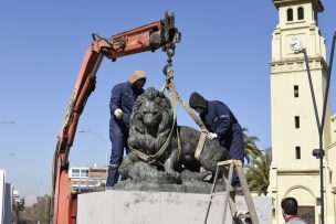 Providencia: Regresan Emblemáticas esculturas de leones tras completo proceso de restauración