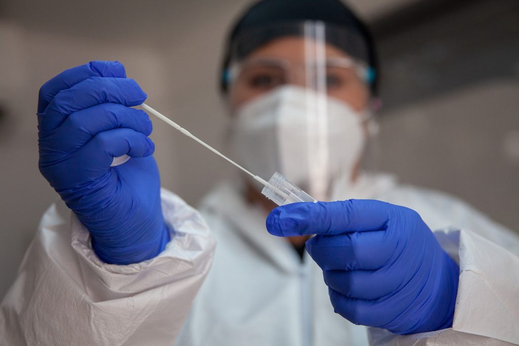 Ministerio de Salud reporta 10.282 casos nuevos y positividad nacional alcanza el 13,34%