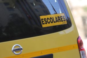 Asaltan furgón escolar en Puente Alto: delincuentes se llevaron la mochila de una menor de edad