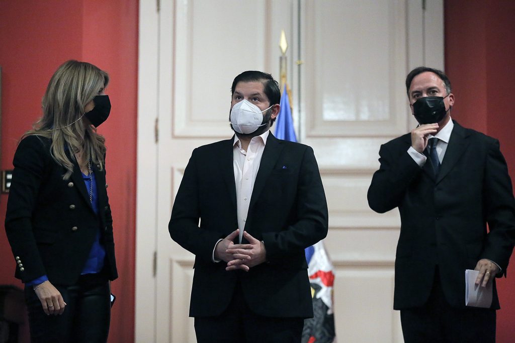 Senador Walker y figura de Presidente Boric en caso de imponerse el Rechazo: “No es bueno para Chile que él aparezca derrotado la noche del 4 de septiembre”