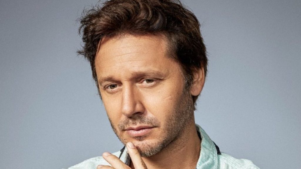 “El mundo se me hace un nudo”: Benjamín Vicuña confirmó la muerte de su padre tras semanas en delicado estado de salud