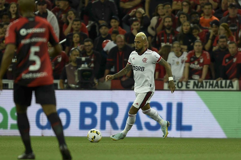 En Flamengo alucinan con Vidal: “El mediocampo es una región dominada por el Rey”